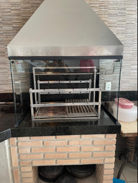 Fechamento de churrasqueira — projeto realizado pela Quality Glass